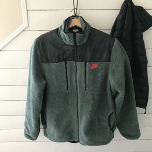 Nike Sherpa size large